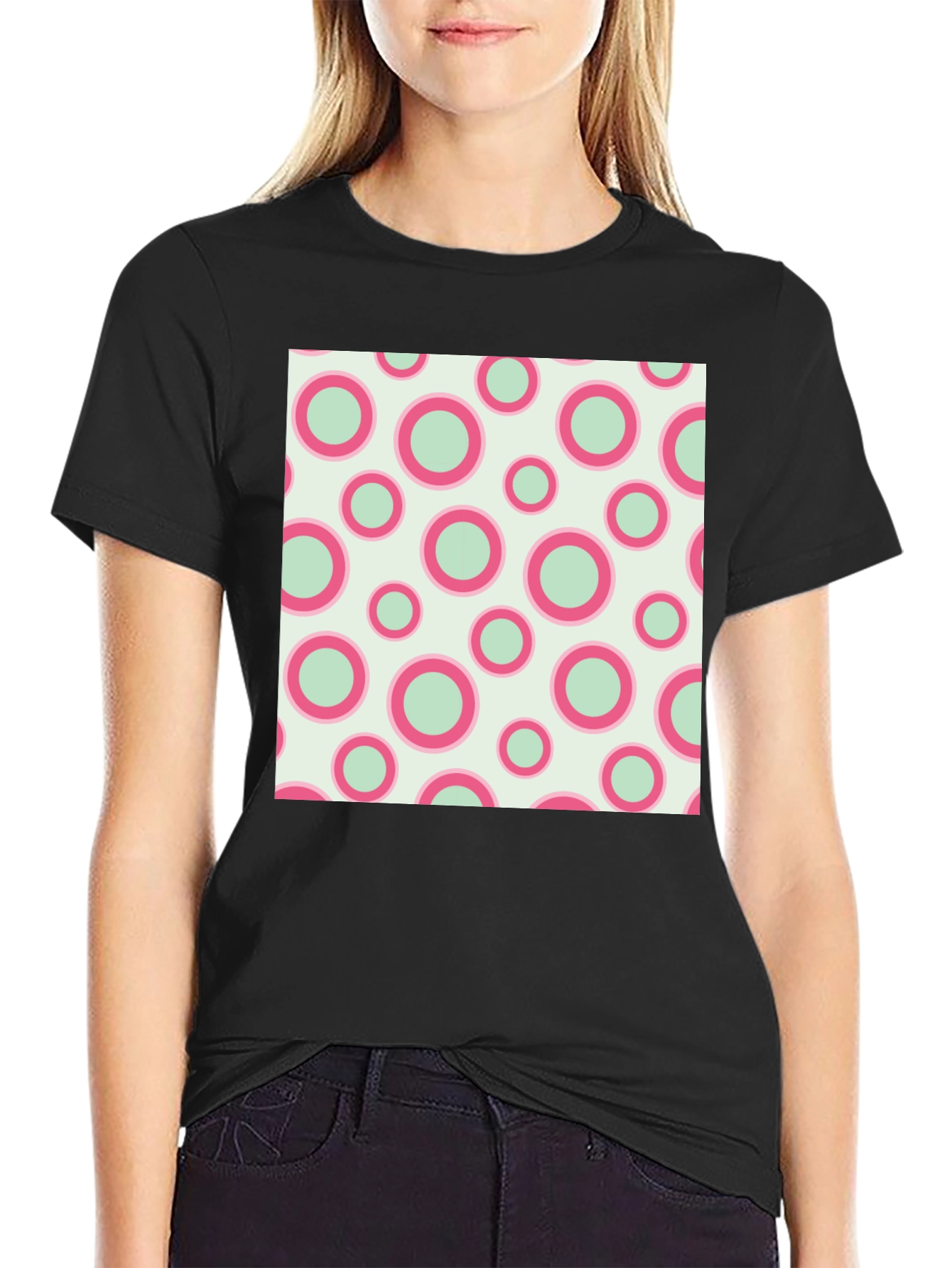 Retro Circle Pattern Tee - Stylish Casual Wear